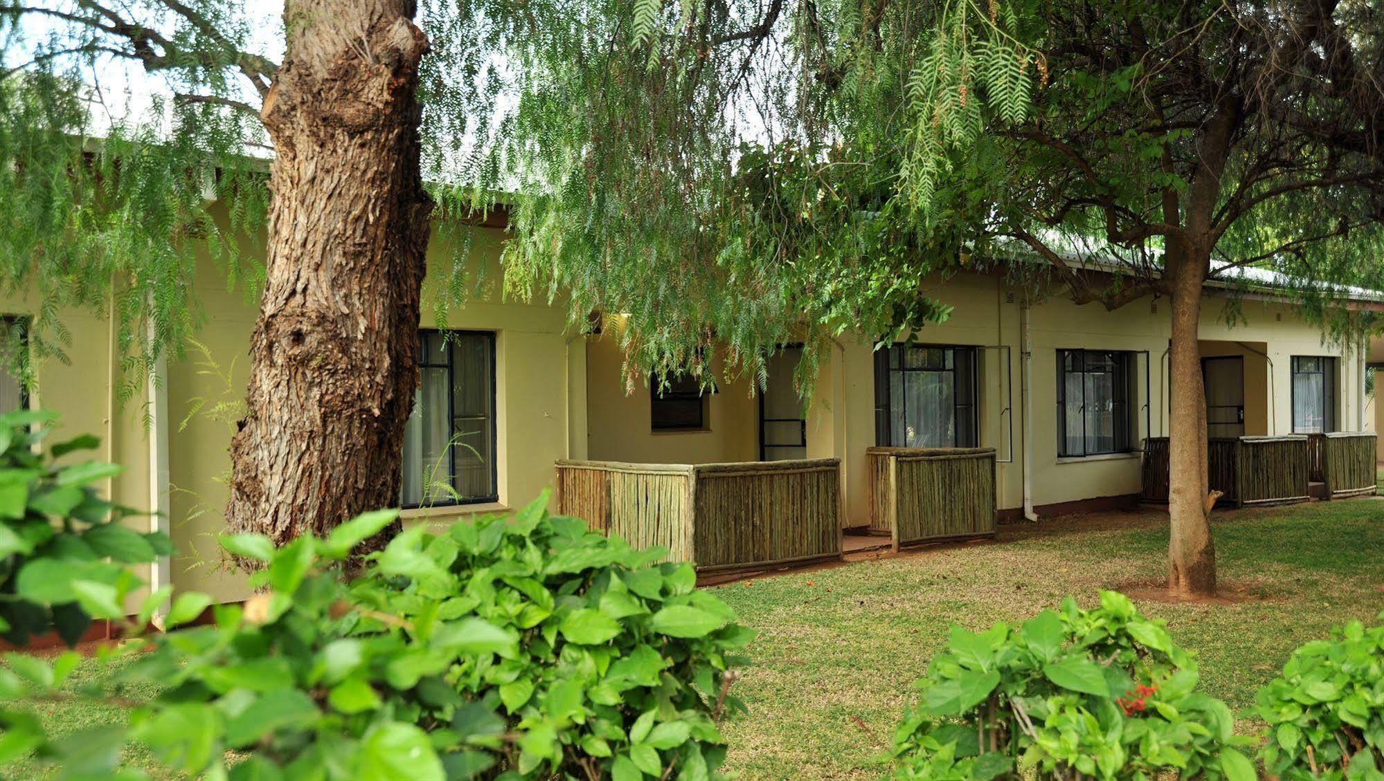 Cresta Botsalo Hotel Palapye Kültér fotó